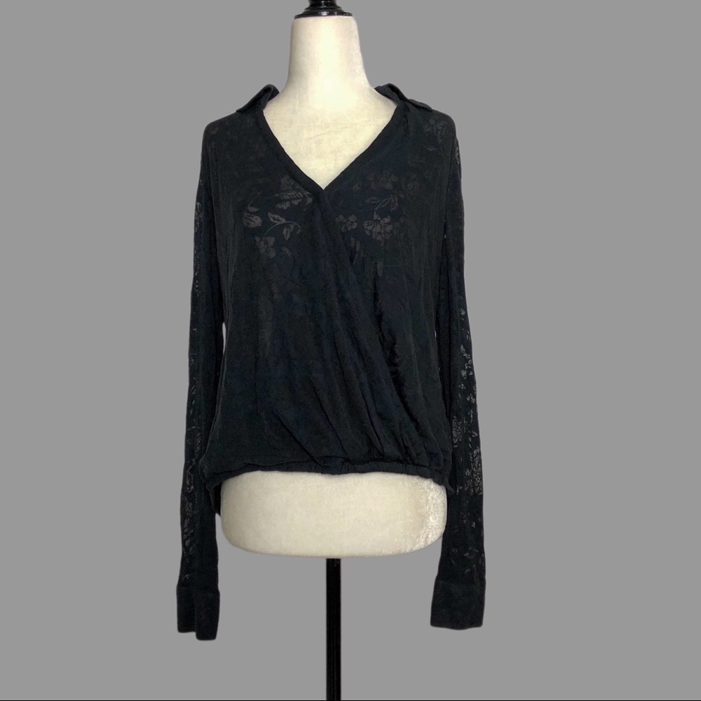 ❤️ S ❤️ NWOT Anthro Floral Burnout Long Sleeve Flower V-Neck​